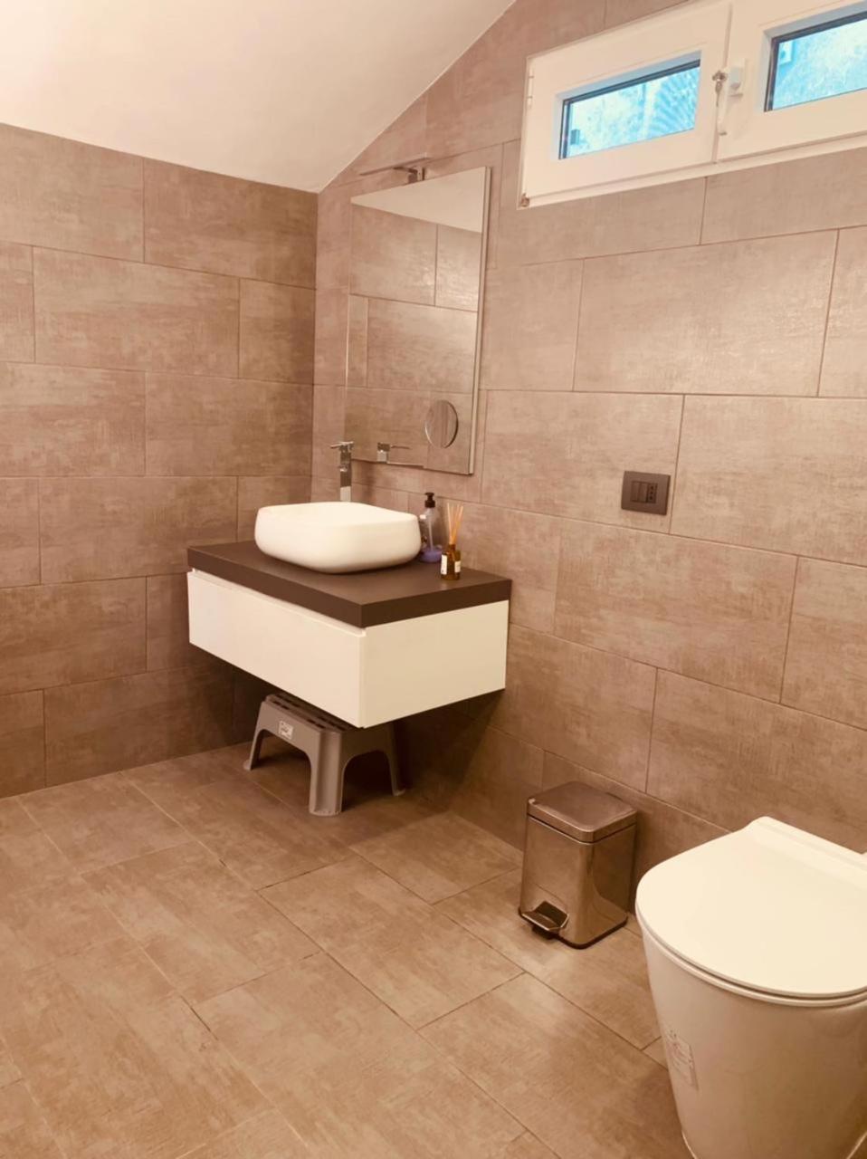 Seeblickwohnung Sirmione - Fronte Lago Mit Privatsteg Exterior foto